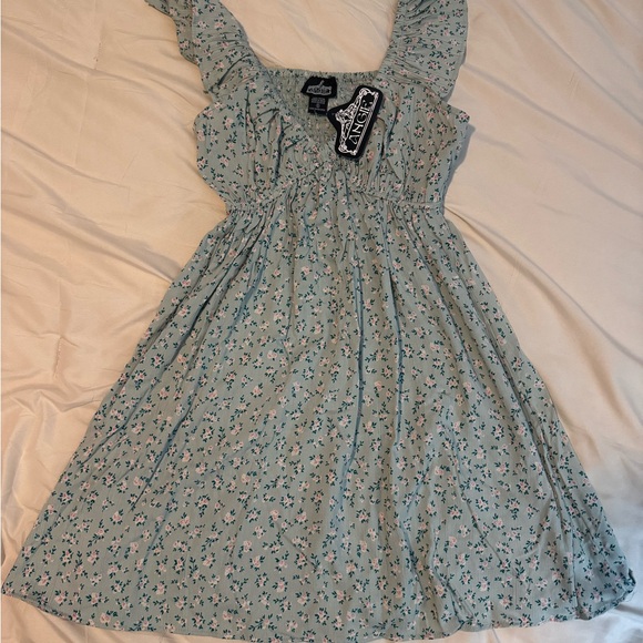 Lane 201 Dresses & Skirts - NWT Floral Dress with Ruffle Straps